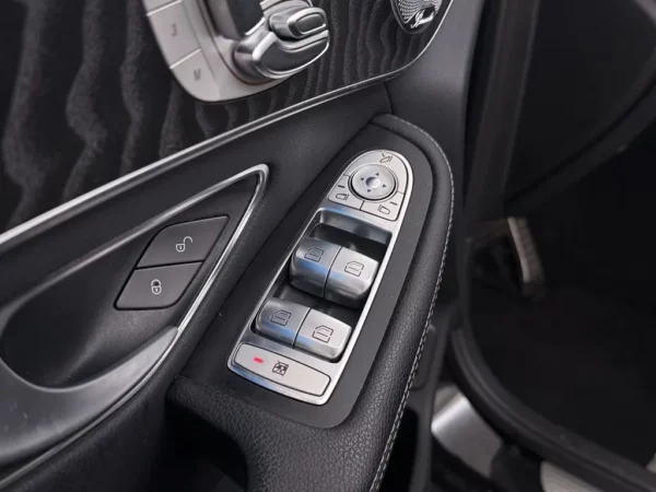 Photo 7 of 28 of WDC2539541F225842 Mercedes-Benz GLC 350e 4MATIC Ambition
