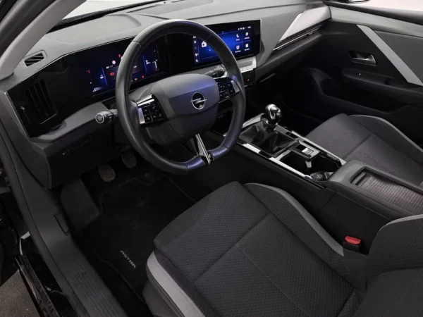 Photo 8 of 24 of VXKFRHNSLP1066137 Opel Astra Sports Tourer 1.2 Level 2 LED