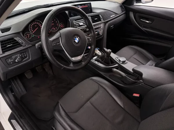 Photo 8 of 25 of WBA3G11020KN39153 BMW 3 Serie Touring 316i High Ex.