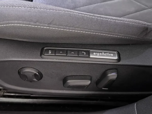Volkswagen Golf Variant 1.0 TSI Life Business