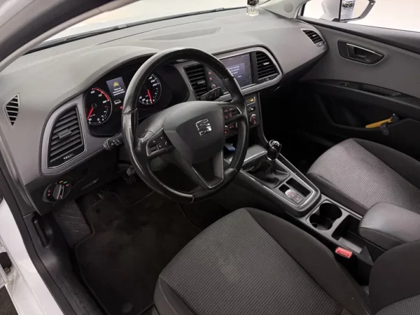 Photo 8 of 26 of VSSZZZ5FZJR065931 SEAT Leon 1.0 EcoTSI Style Business Intense