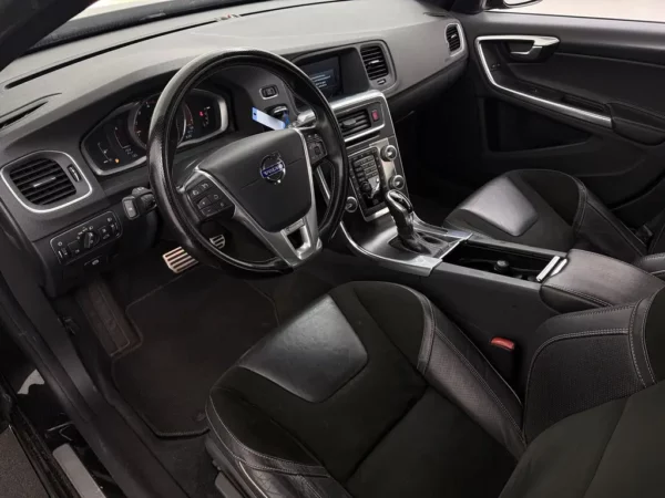 Volvo V60 1.6 T3 Aut. R-Design