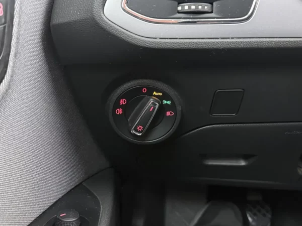 Photo 9 of 26 of VSSZZZ5FZJR065931 SEAT Leon 1.0 EcoTSI Style Business Intense