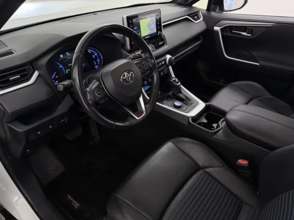 Toyota RAV4 2.5 Hybrid AWD Bi-Tone Pano