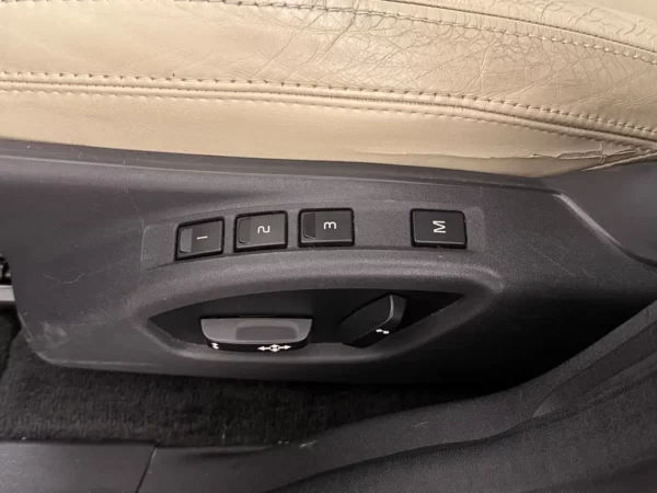 Photo 9 of 29 of YV1DZ7046A2097532 Volvo XC60 2.4 D5 AWD R-Design