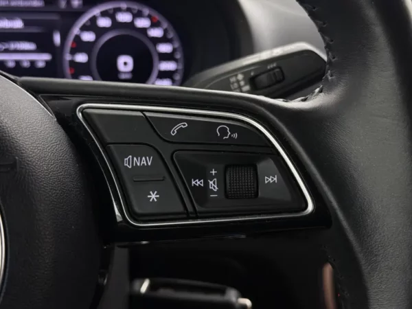 Photo 10 of 23 of WAUZZZ8V6HA103301 Audi A3 Sportback 1.4 TFSI AUT. CoD Sport S Line Edition