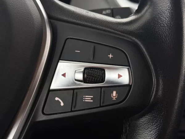 Photo 10 of 23 of WBA7K110707L48802 BMW 1-serie 116i Business Edition