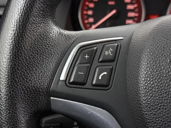 Photo 10 of 23 of WBAVL91080VT84125 BMW X1 sDrive20i Aut Limited Series