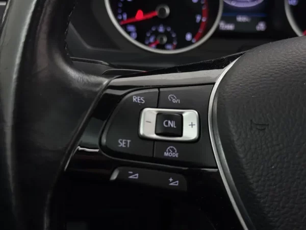 Photo 10 of 23 of WVGZZZ5NZHW862496 Volkswagen Tiguan 1.4 TSI DSG Comfortline