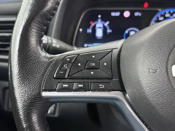 Photo 10 of 25 of SJNFAAZE1U0056906 Nissan Leaf Tekna 40 kWh