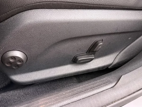 Photo 10 of 25 of WDD2050401R523649 Mercedes-Benz C-Klasse 180 Business Solution AMG