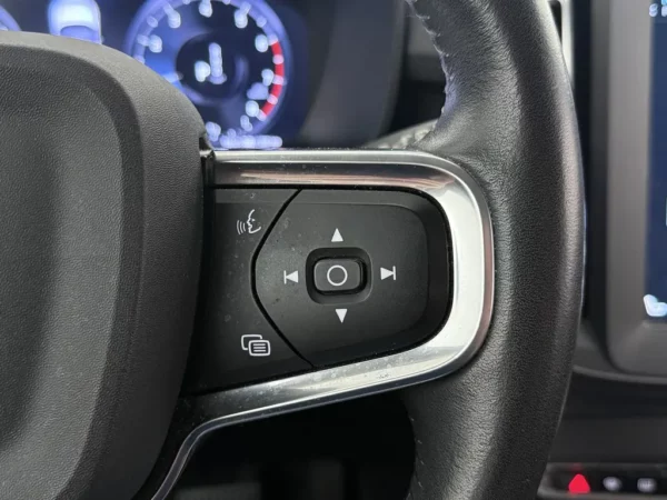 Photo 10 of 26 of YV1XZL4VDM2604177 Volvo XC40 1.5 T2 AUT. Momentum Core LED