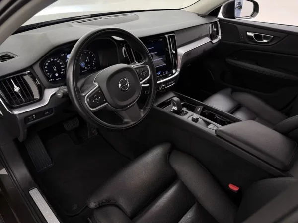 Volvo V60 2.0 B3 Momentum Business
