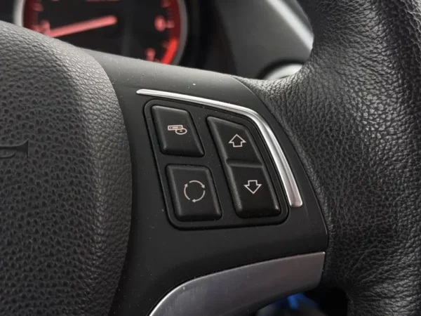 Photo 11 of 23 of WBAVL91080VT84125 BMW X1 sDrive20i Aut Limited Series