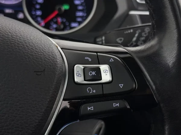 Photo 11 of 23 of WVGZZZ5NZHW862496 Volkswagen Tiguan 1.4 TSI DSG Comfortline