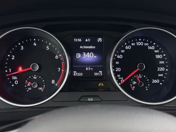 Photo 11 of 23 of WVGZZZ5NZJW329993 Volkswagen Tiguan 1.4 TSI Comfortline Business