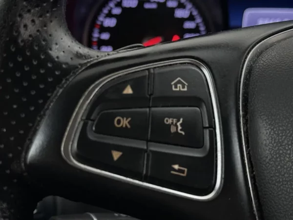 Mercedes-Benz C-Klasse 180 AUT. Premium