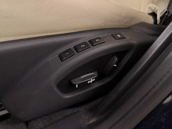 Photo 11 of 26 of YV1GWDCH0G1312022 Volvo V60 2.4 D6 Twin Engine R-Design Pano