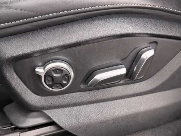 Photo 11 of 31 of WAUZZZ4M5HD026738 Audi Q7 3.0 TDI e-tron quattro Sport LED-Matrix