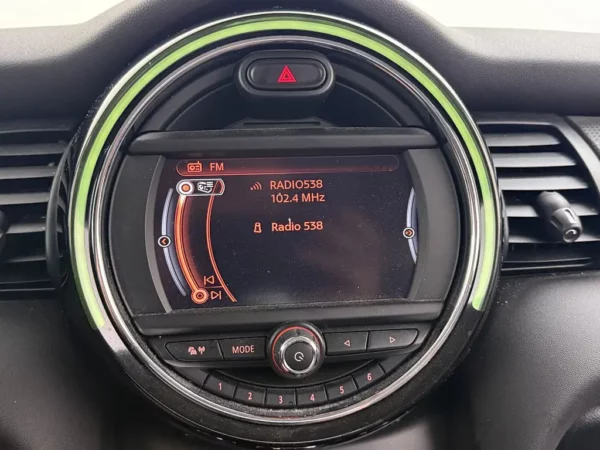 MINI 3-deurs 1.5 Cooper Business Navi