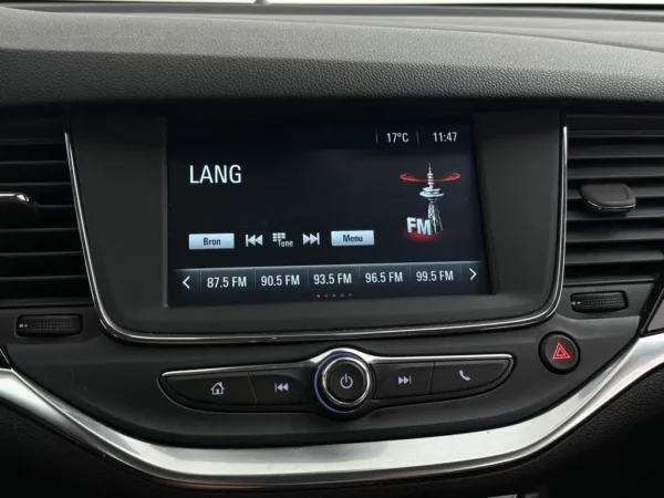 Photo 12 of 22 of W0VBE8ES6M8011861 Opel Astra Sports Tourer 1.2 Business Elegance LED