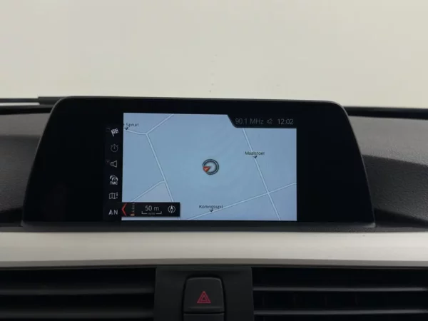 Photo 12 of 22 of WBA8E31090A381682 BMW 3 Serie 318i AUT. Executive