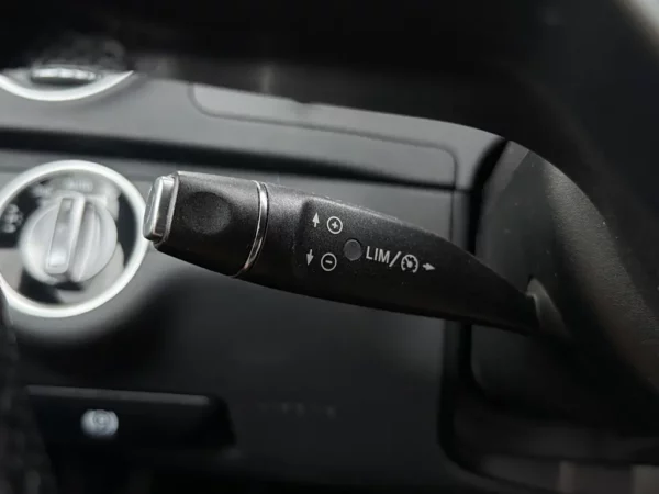 Mercedes-Benz C-Klasse Estate 180 AUT. Ambition Avantgarde Bi-Xenon