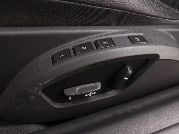 Photo 12 of 27 of YV1MC38496J002911 Volvo C70 Convertible 2.4i Aut. Summum Cabrio