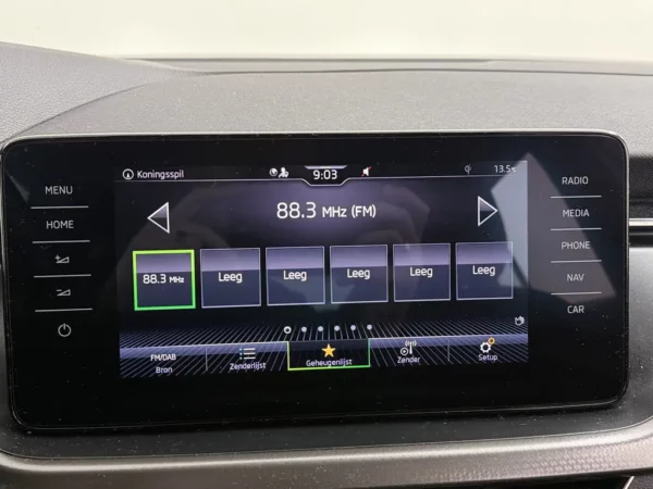 Photo 13 of 22 of TMBGR7NWXP3133285 Skoda Kamiq 1.0 TSI Business Edition