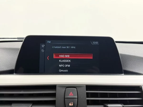 Photo 13 of 22 of WBA8E31090A381682 BMW 3 Serie 318i AUT. Executive