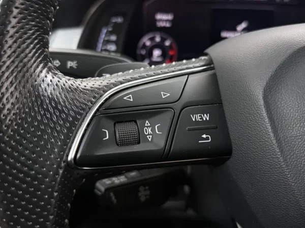 Photo 13 of 31 of WAUZZZ4M5HD026738 Audi Q7 3.0 TDI e-tron quattro Sport LED-Matrix