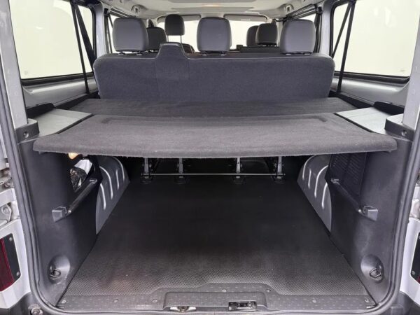 Photo 14 of 18 of VF1JL000560191451 Renault Trafic Passenger 1.6 dCi Grand Authentique