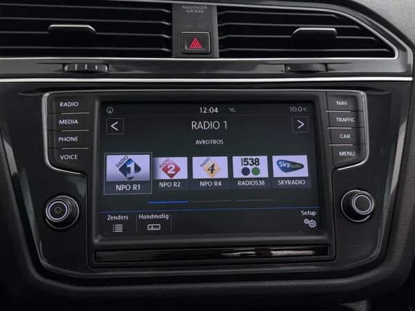 Photo 14 of 23 of WVGZZZ5NZHW862496 Volkswagen Tiguan 1.4 TSI DSG Comfortline