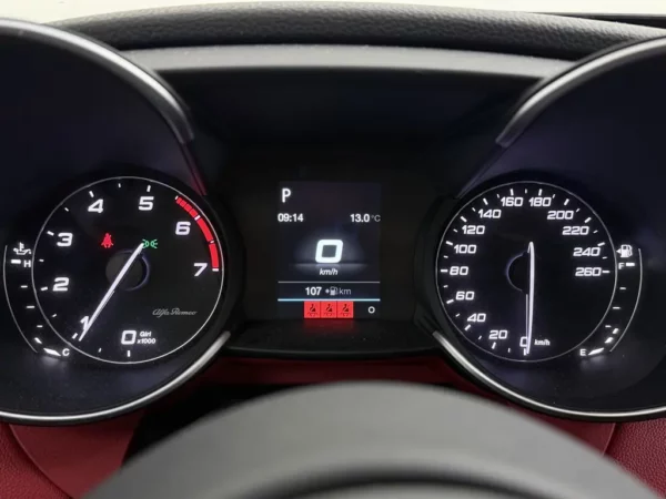 Photo 14 of 25 of ZAREAECN0H7562822 Alfa Romeo Giulia 2.0T Super 1e Eig!! NAP
