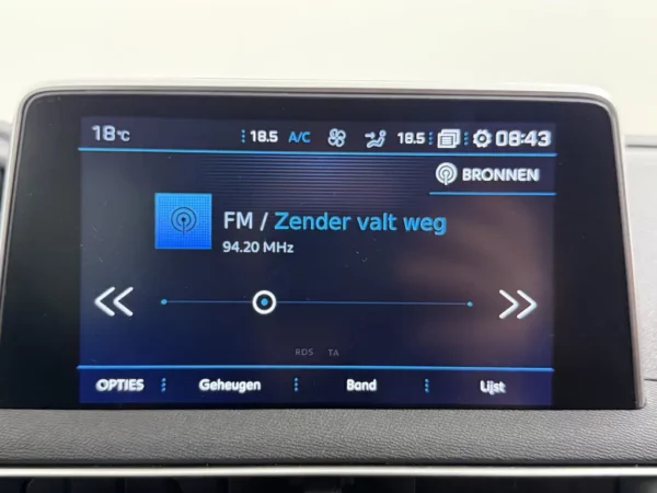 Photo 14 of 26 of VF3MRHNSRJL073812 Peugeot 5008 1.2 PureTech AUT. Allure 7p.