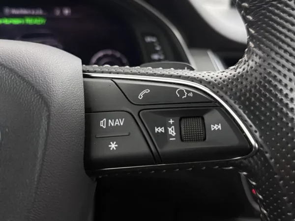 Photo 14 of 31 of WAUZZZ4M5HD026738 Audi Q7 3.0 TDI e-tron quattro Sport LED-Matrix
