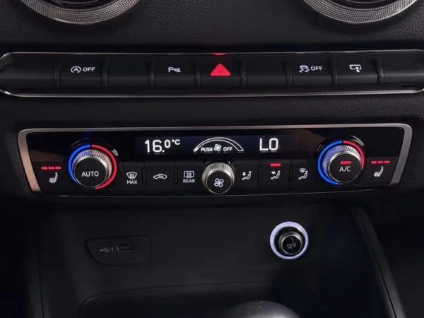 Photo 15 of 23 of WAUZZZ8V6HA103301 Audi A3 Sportback 1.4 TFSI AUT. CoD Sport S Line Edition