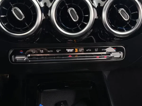 Photo 15 of 24 of WDD2470031J035706 Mercedes-Benz B-Klasse 180d Aut. Business Solution AMG LED