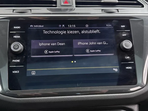 Photo 15 of 26 of WVGZZZ5NZMW056491 Volkswagen Tiguan 1.5 TSI AUT. Elegance