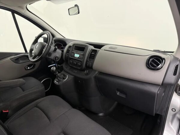 Photo 16 of 18 of VF1JL000560191451 Renault Trafic Passenger 1.6 dCi Grand Authentique