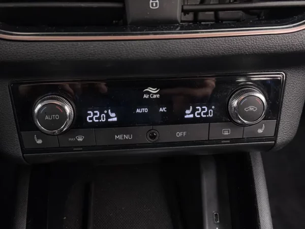 Photo 16 of 22 of TMBGR7NWXP3133285 Skoda Kamiq 1.0 TSI Business Edition