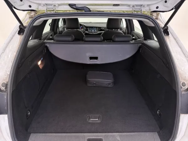 Photo 16 of 22 of W0VBE8ES6M8011861 Opel Astra Sports Tourer 1.2 Business Elegance LED