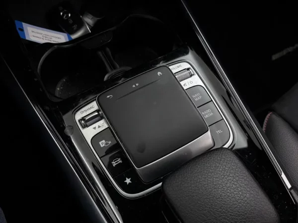 Photo 16 of 24 of WDD2470031J035706 Mercedes-Benz B-Klasse 180d Aut. Business Solution AMG LED