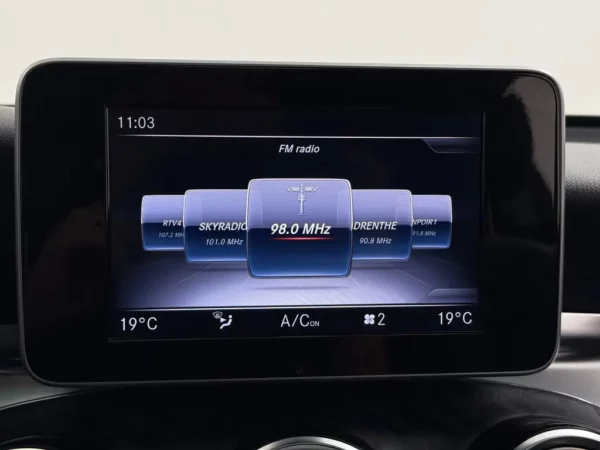 Photo 16 of 27 of WDC2539461F363216 Mercedes-Benz GLC 250 4MATIC Premium Plus