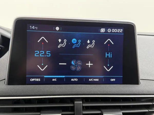 Peugeot 3008 1.2 PureTech Blue Lease Premium Navi
