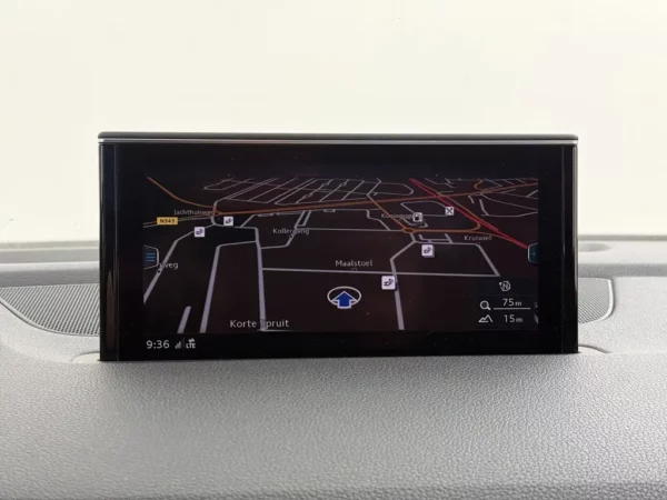 Photo 16 of 31 of WAUZZZ4M5HD026738 Audi Q7 3.0 TDI e-tron quattro Sport LED-Matrix