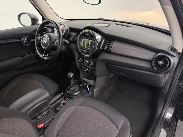 MINI 3-deurs 1.5 Cooper Business Navi