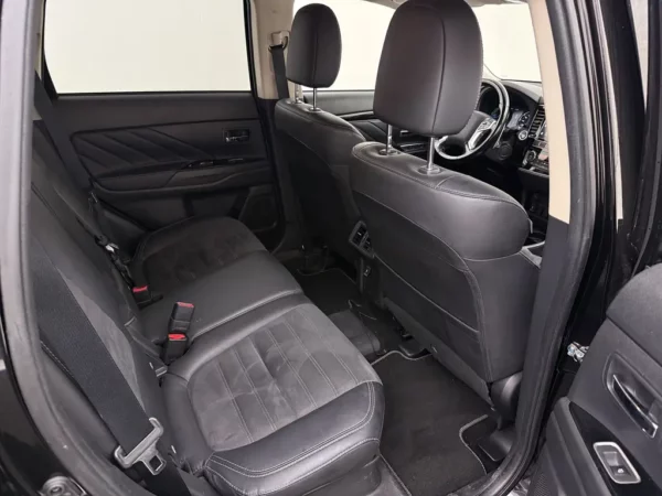 Mitsubishi Outlander 2.4 PHEV Pure LED