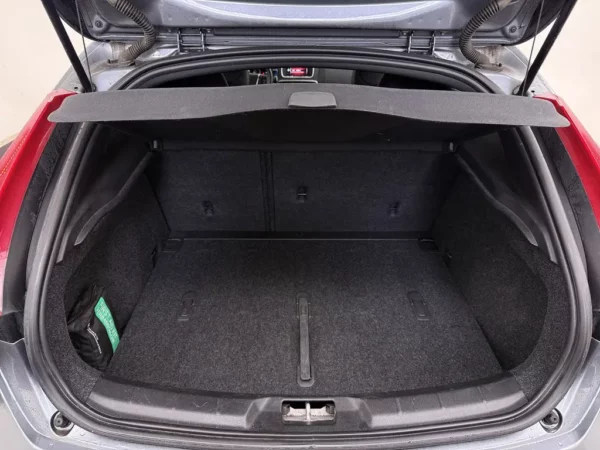 Volvo V40 2.0 D3 AUT. R-Design LED