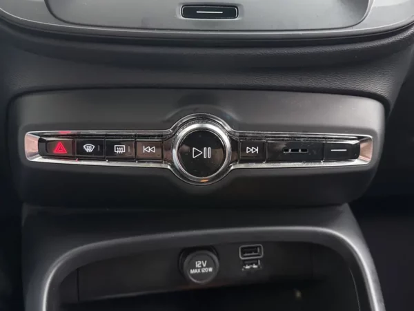 Photo 17 of 26 of YV1XZL4VDM2604177 Volvo XC40 1.5 T2 AUT. Momentum Core LED